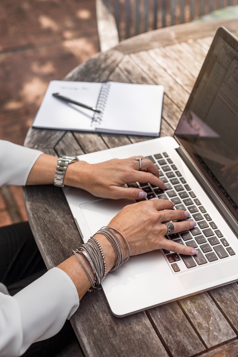 Arbeiten und Lernen mit digitalen Werkzeugen